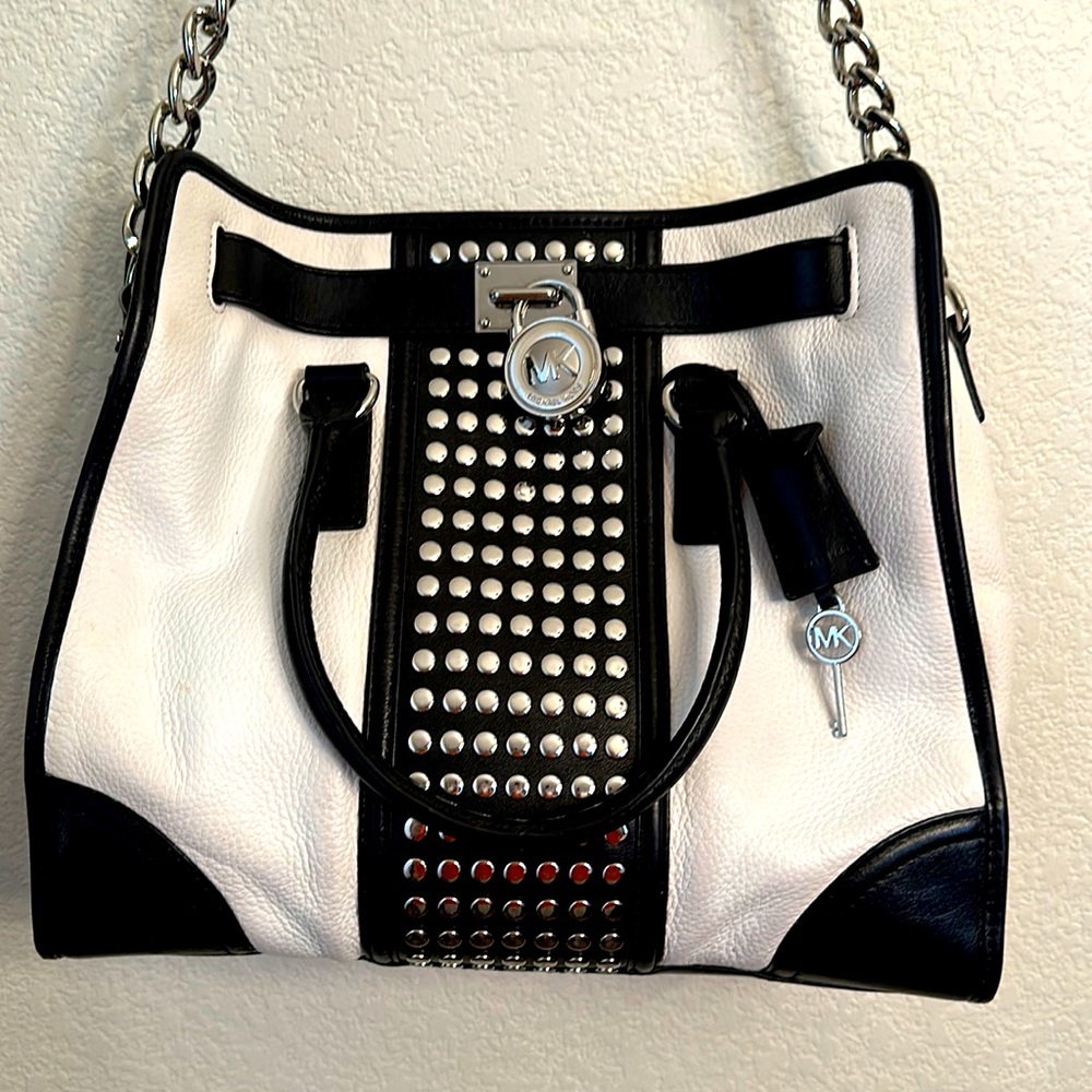 MICHAEL Kors Tote Hamilton Center Stripe Studded Large in White and Black